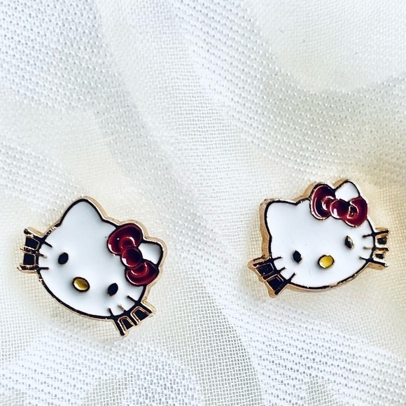 NWT Hello Kitty by Sanrio Earrings  Cute Hello Kitty Earrings Party Accessory - Picture 4 of 9